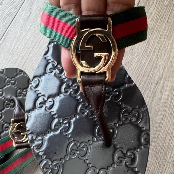 Gucci Dark Brown Sandals with Signature Green and Red Straps Authentic. - Picture 3 of 16